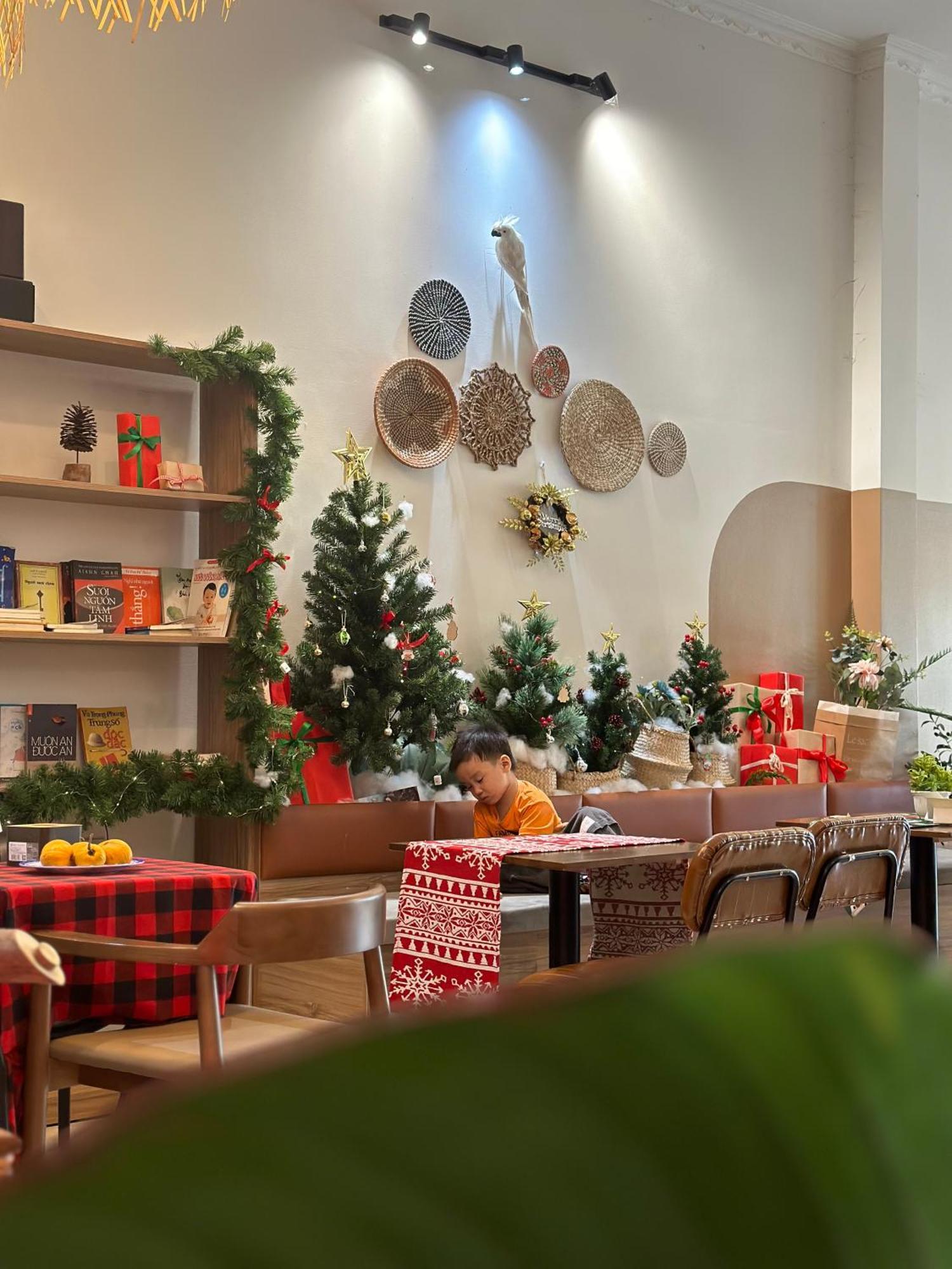 Chang Coffee & Homestay كون توم المظهر الخارجي الصورة